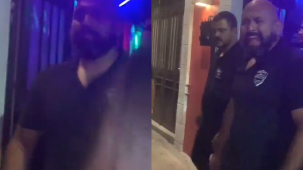 Foto:Captura de pantalla|VIDEO: Captan golpiza de cadeneros de un bar a un joven