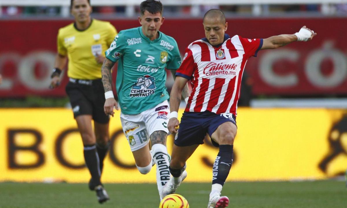 Chivas hila su tercer partido sin ganar, contando Liga MX y Concachampions, luego de que perdió 2-1 ante León en el Estadio Akron.