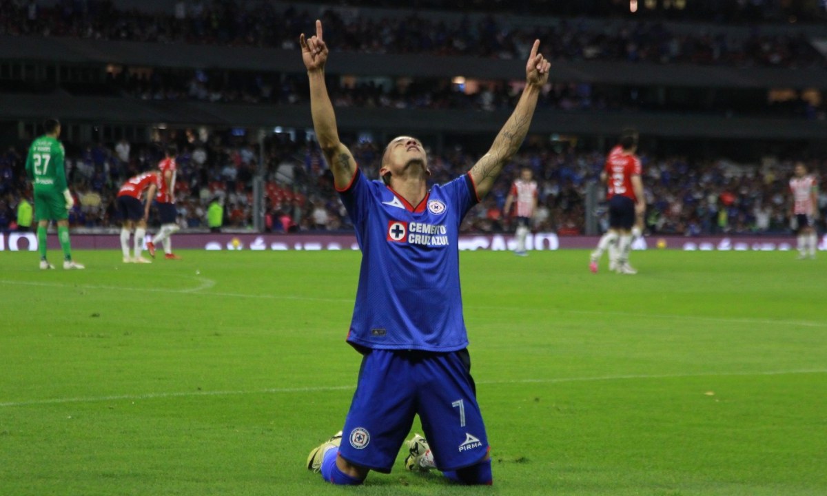 Cruz Azul goleó 3-0 al Chivas este sábado 2 de marzo, en su regreso al Estadio Azteca, dentro de la Jornada 10 del Clausura 2024.