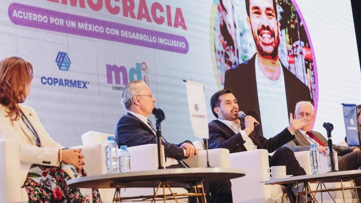 Jorge Álvarez Máynez propuso que junto con las candidatas, firmen un decálogo de compromiso integrado con las propuestas que han entregado