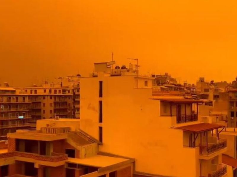 FOTOS: Cielo de Atenas se tiñe de naranja por las nubes de polvo del Sahara