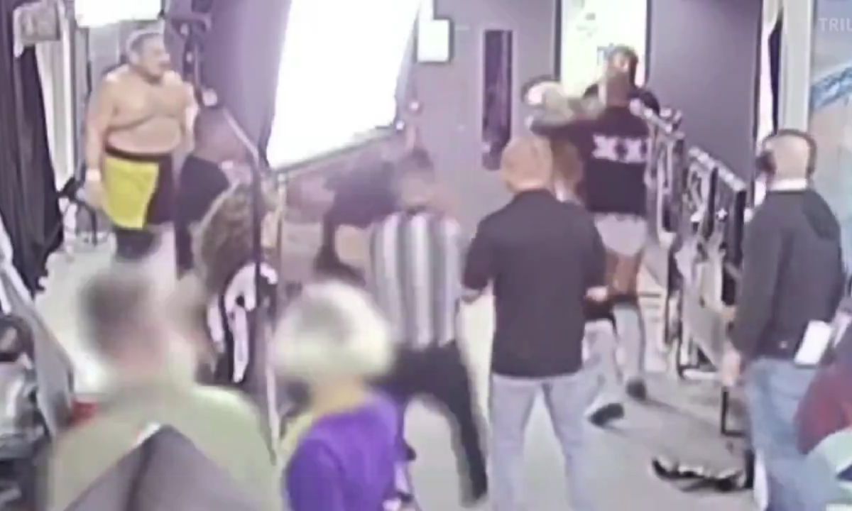 Revelan video de CM Punk peleando con Jack Perry cuando era miembro de AEW