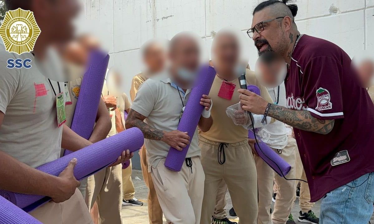 Subsecretaría del Sistema Penitenciario, en colaboración con el organismo Yoga Terapia México y el grupo de ska Panteón Rococó, realizaron la donación de 80 tapetes para yoga a personas privadas de la libertad