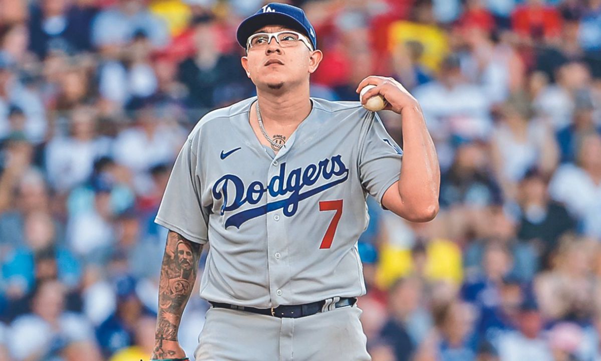 El exlanzador de Los Angeles Dodgers, Julio Urías, fue acusado de cinco delitos menores después de haber sido acusado por sospecha de violencia doméstica en septiembre pasado.