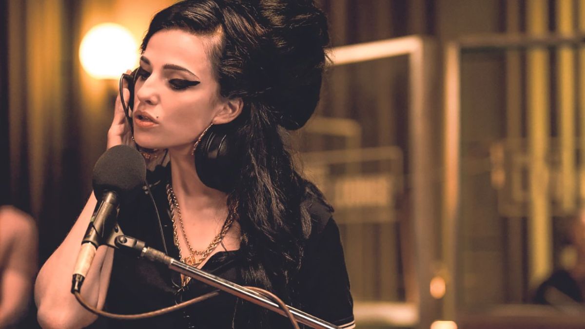 La cinta biográfica Back to Black, ofrecida como un homenaje post mortem a Amy Winehouse estrena hoy en cines entre críticas, expectativas y opiniones mixtas