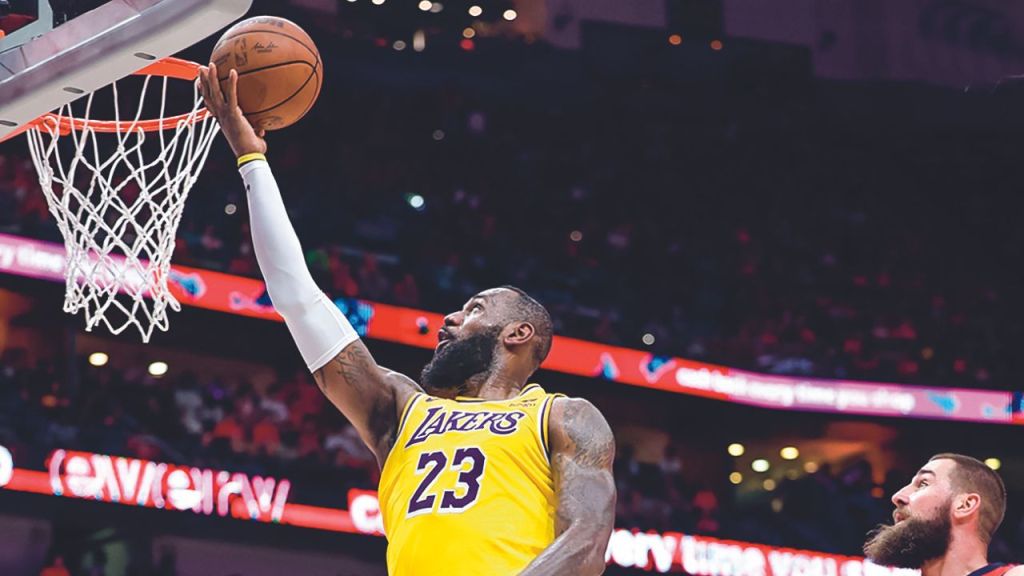 La Conferencia Oeste de la NBA confirmó a Los Ángeles Lakers como uno de sus invitados a postemporada, tras el primer partido del play-in en el que los angelinos ganaron