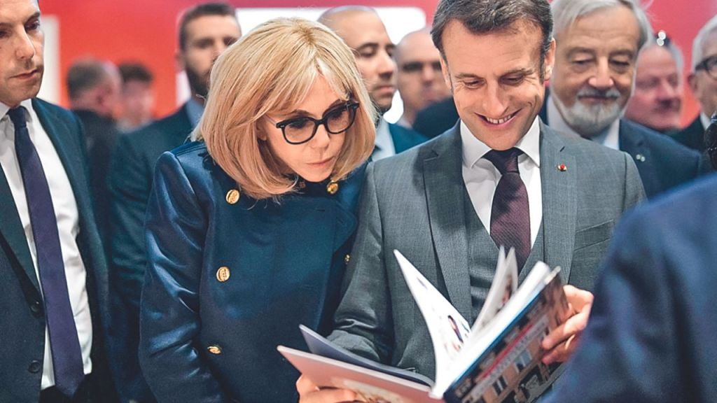 Brigitte Macron al estrellato. Noticias en tiempo real