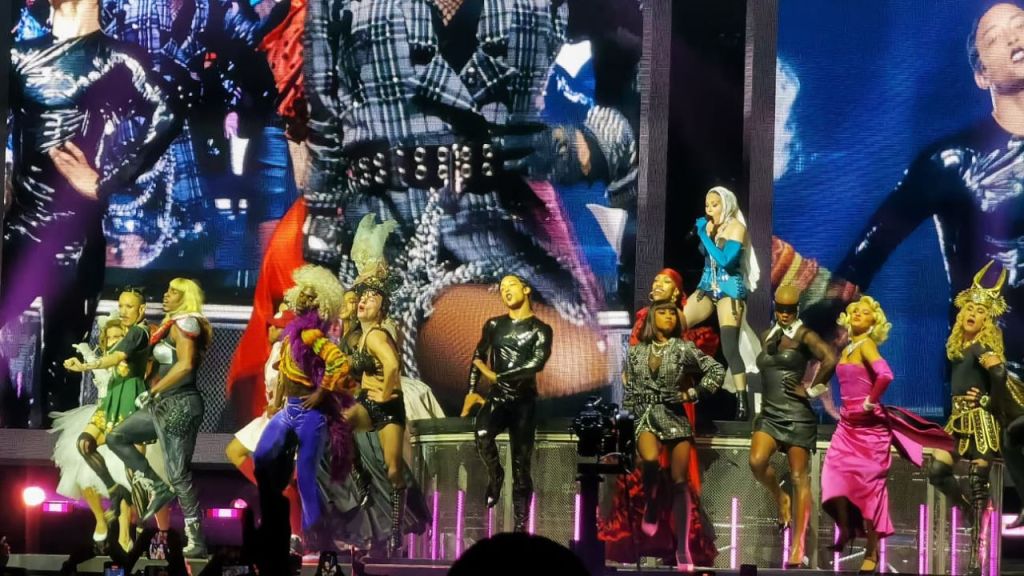 Tras los primeros dos shows de Madonna, que tuvieron lugar en el Palacio de los Deportes, la Reina del Pop conquistó corazones desde lo visual y lo auditivo con su espectáculo