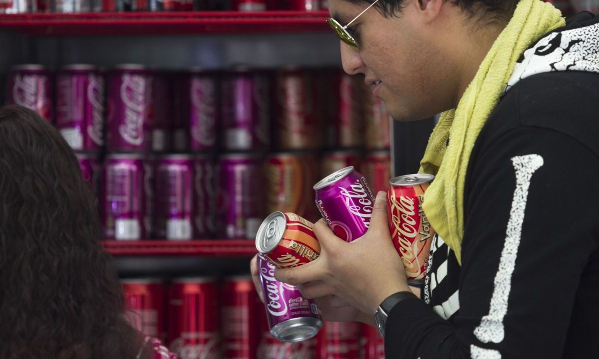 La principal embotelladora de productos Coca Cola en la región, Arca Continental, reportó un flujo operativo (EBITDA) de 9 mil 663 millones de pesos en el primer trimestre del año