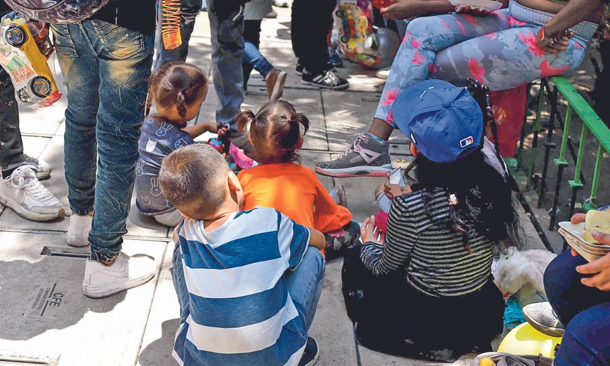 Cambios. Los niños migrantes tratan de adaptarse a costumbres mexicanas como juegos y dulces con chile, dijo la diputada Polimnia Romana Sierra.