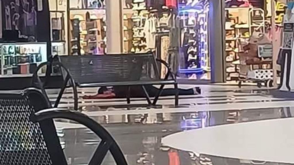 Ejecutan a un hombre en centro comercial de Tabasco