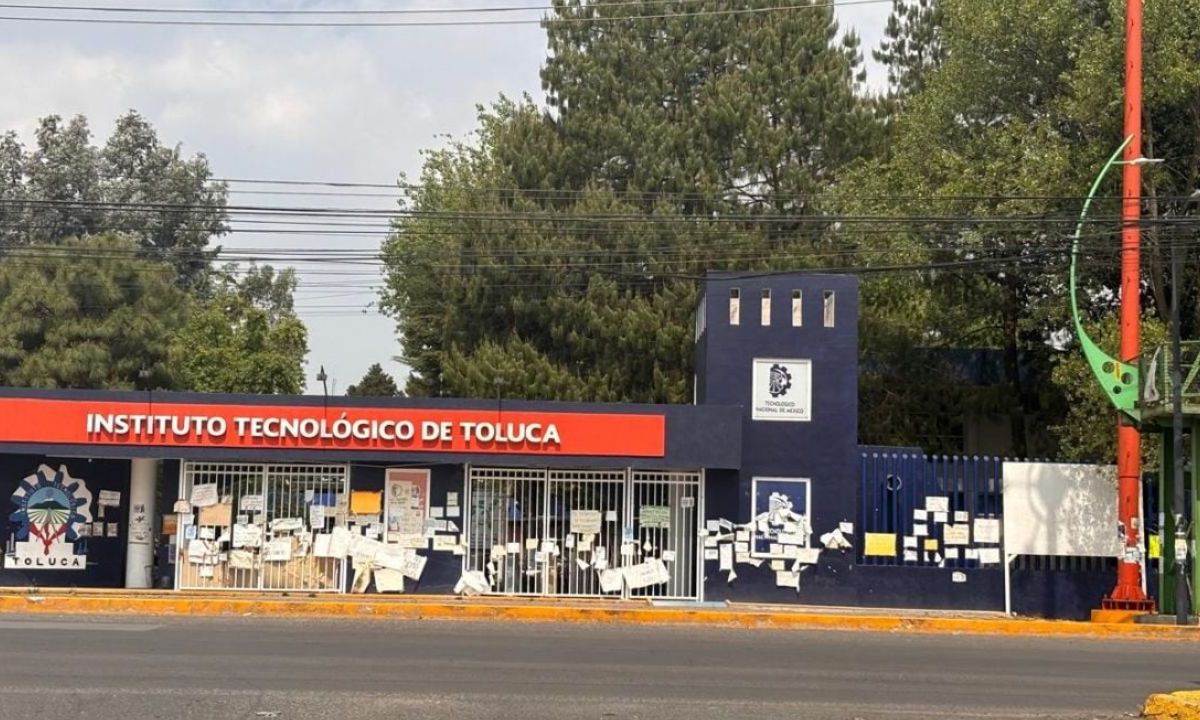 Renuncia director del Tecnológico de Toluca