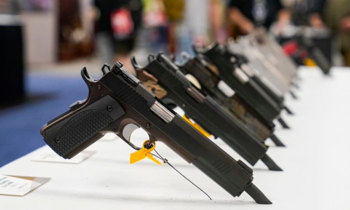 Tennessee aprueba que los profesores, directores y personal porten armas en las escuelas