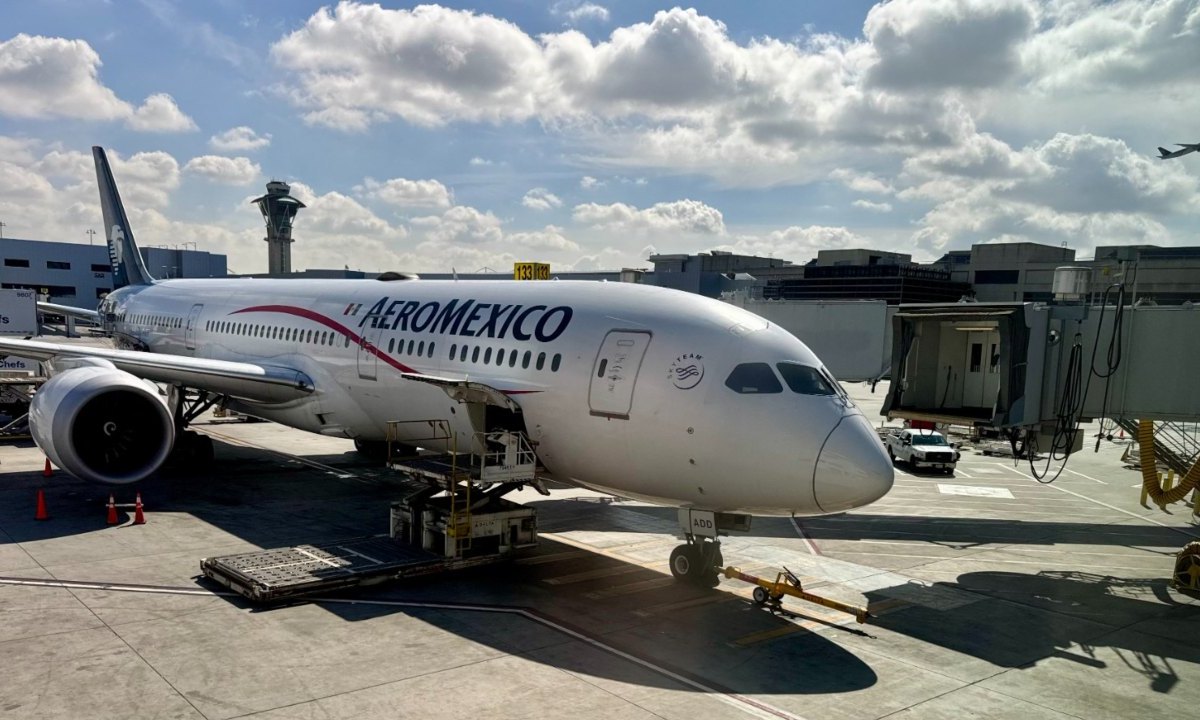 La intención del Departamento de Transporte de EU de revocar la alianza entre las líneas Delta Air Lines y Aeroméxico afectará 20 rutas