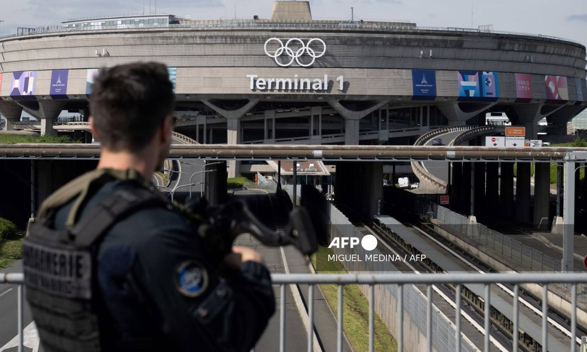 Francia movilizará mil 900 guardias fronterizos adicionales en los aeropuertos de París durante los próximos Juegos Olímpicos