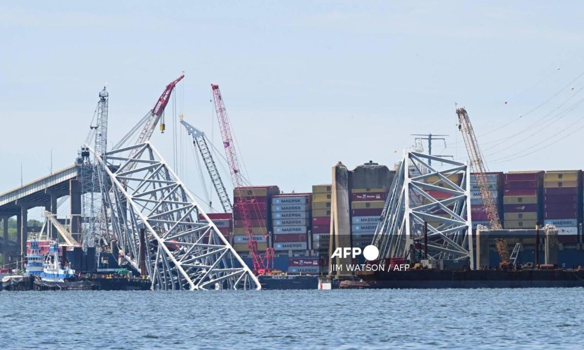 Una pareja presentó una demanda colectiva contras las empresas dueñas del barco que provocó el derrumbe del puente de Baltimore