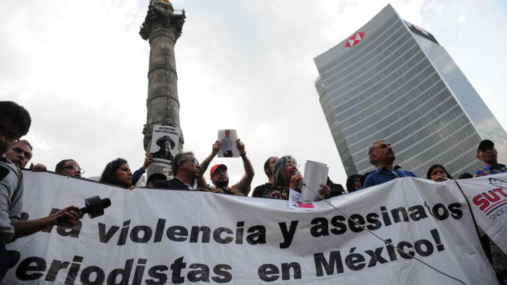Reporteros sin Fronteras pidió a los candidatos presidenciales en México a comprometerse a tomar medidas de protección para los periodistas.