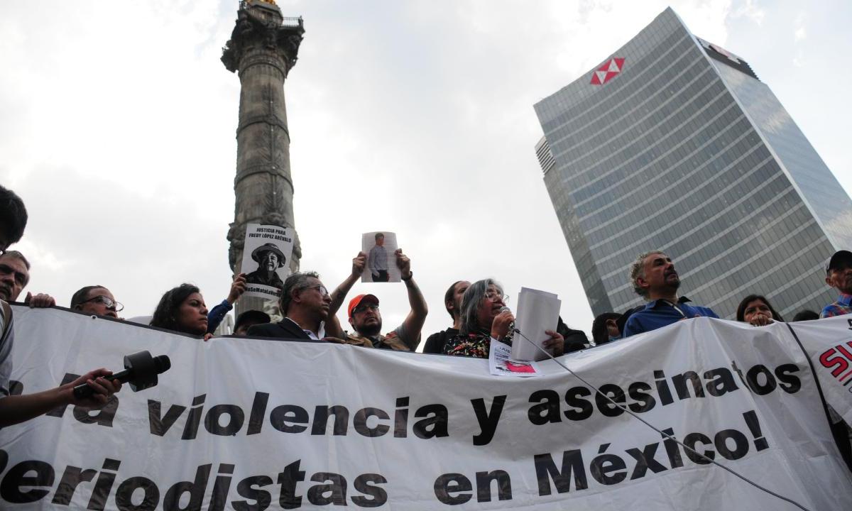 Reporteros sin Fronteras pidió a los candidatos presidenciales en México a comprometerse a tomar medidas de protección para los periodistas.