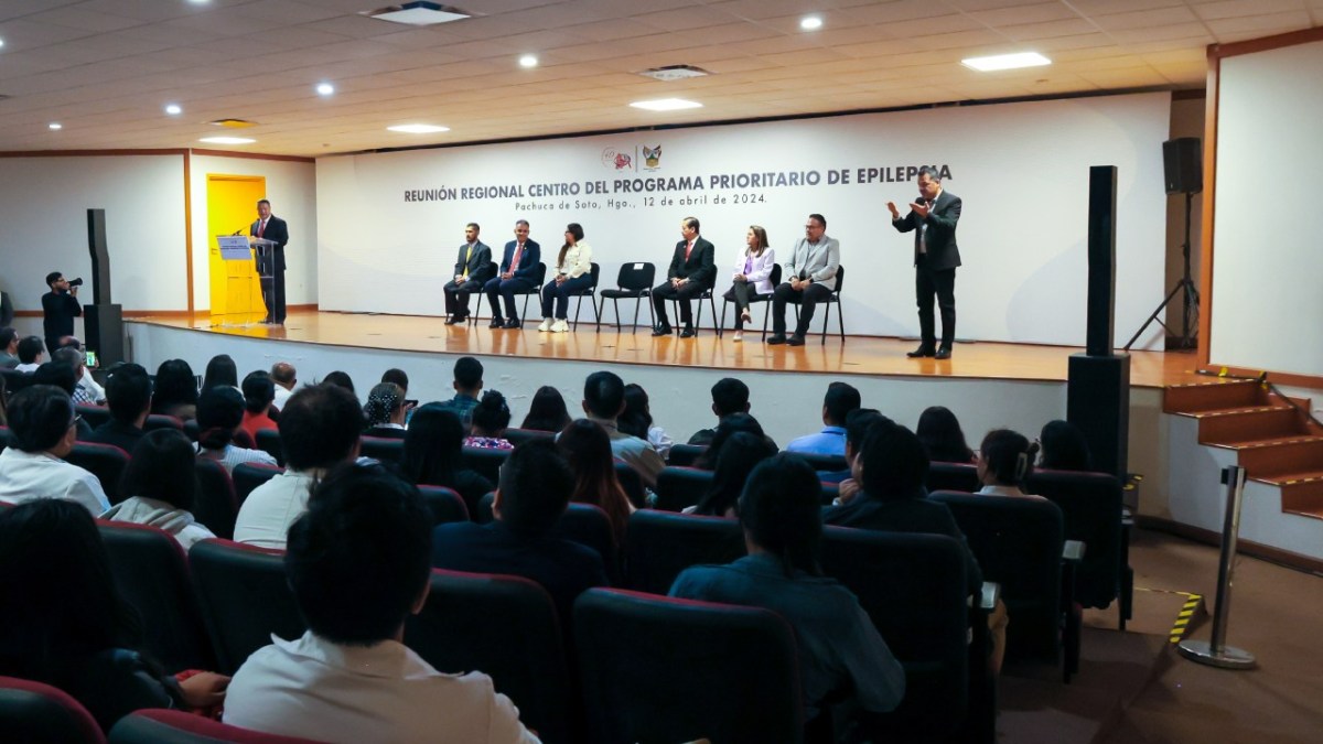 El titular del Poder Ejecutivo de Hidalgo asistió a la inauguración de la Reunión Regional del Programa Prioritario de Epilepsia 2024