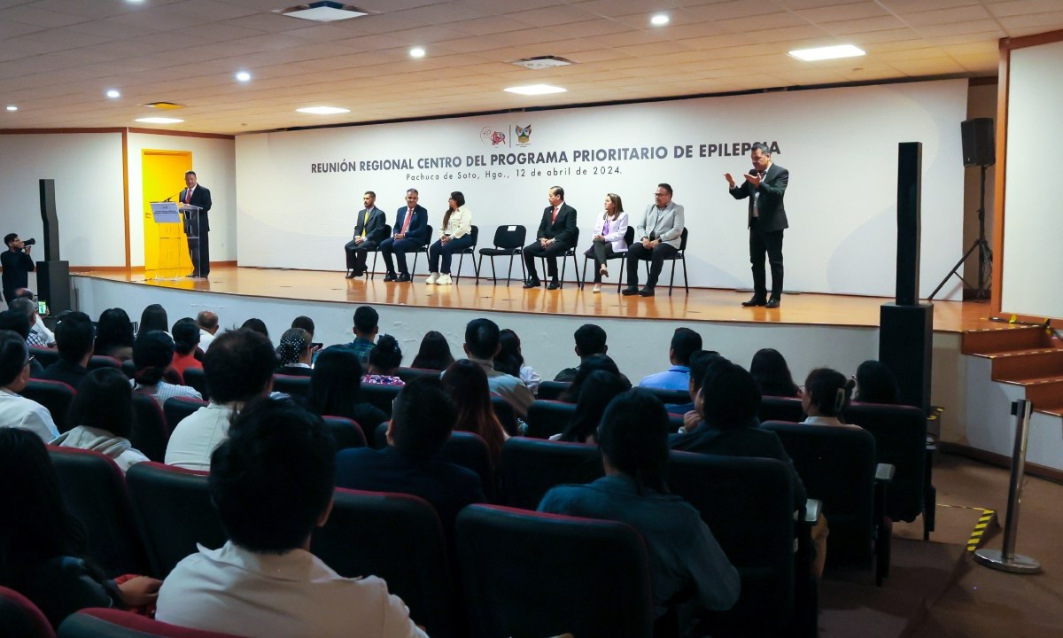 El titular del Poder Ejecutivo de Hidalgo asistió a la inauguración de la Reunión Regional del Programa Prioritario de Epilepsia 2024