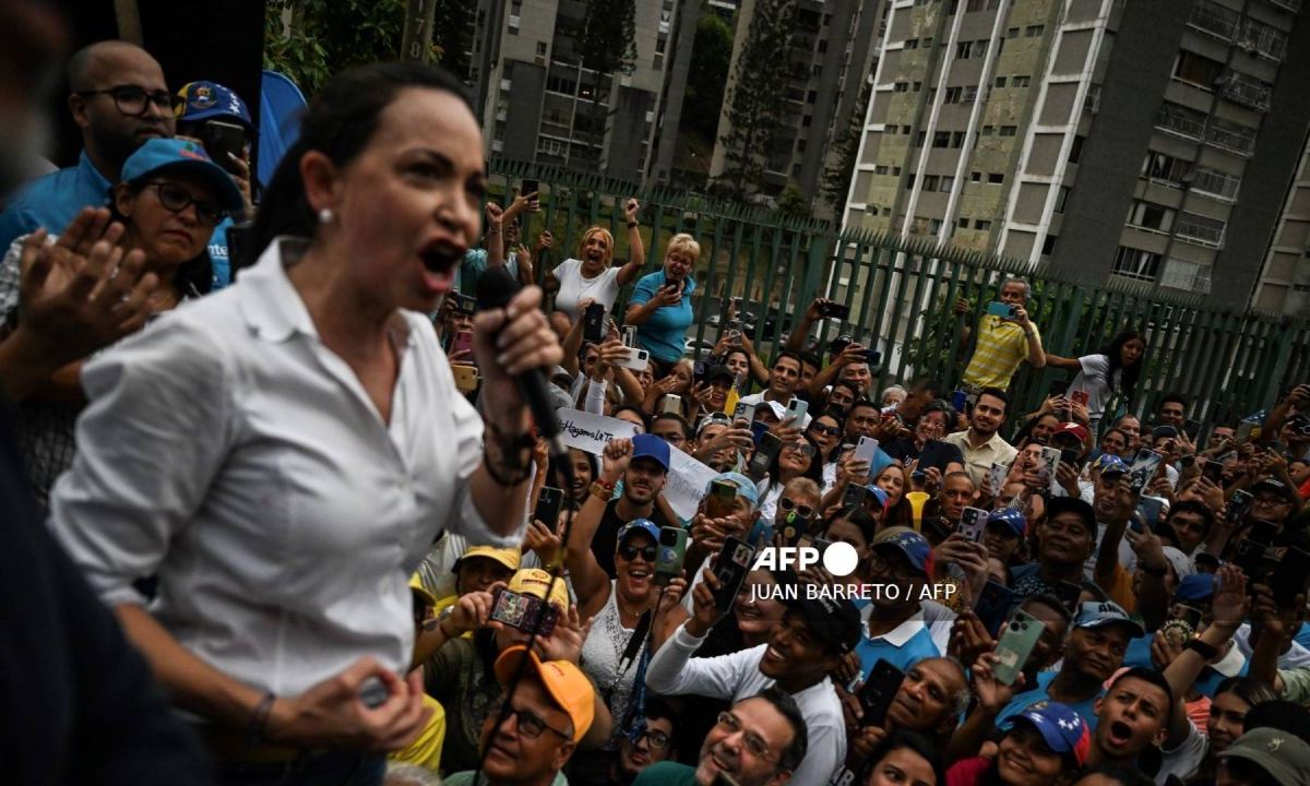 La Contraloría de Venezuela, de línea oficialista, informó que inhabilitó políticamente a cinco opositores