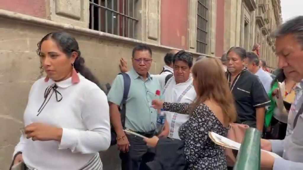 Pese a diálogo con AMLO, CNTE anuncia paro y plantón en el Zócalo. Noticias en tiempo real