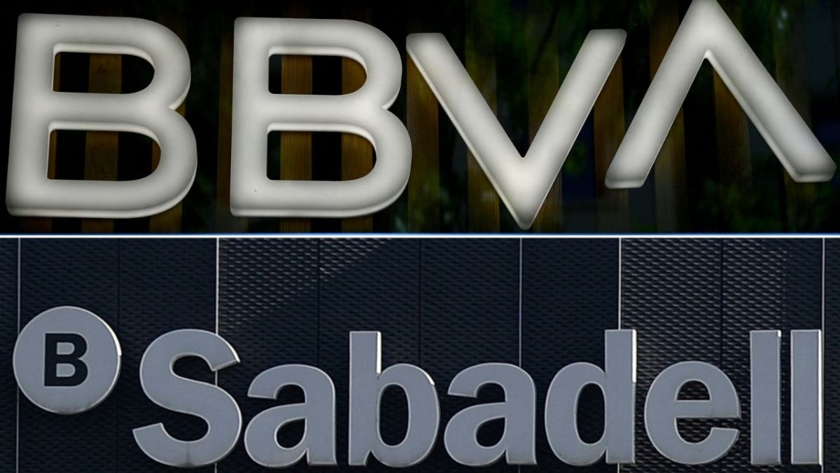 Tres días después de fracasar una oferta amistosa de fusión, el banco BBVA lanzó ayer una OPA hostil sobre su competidor Sabadell,