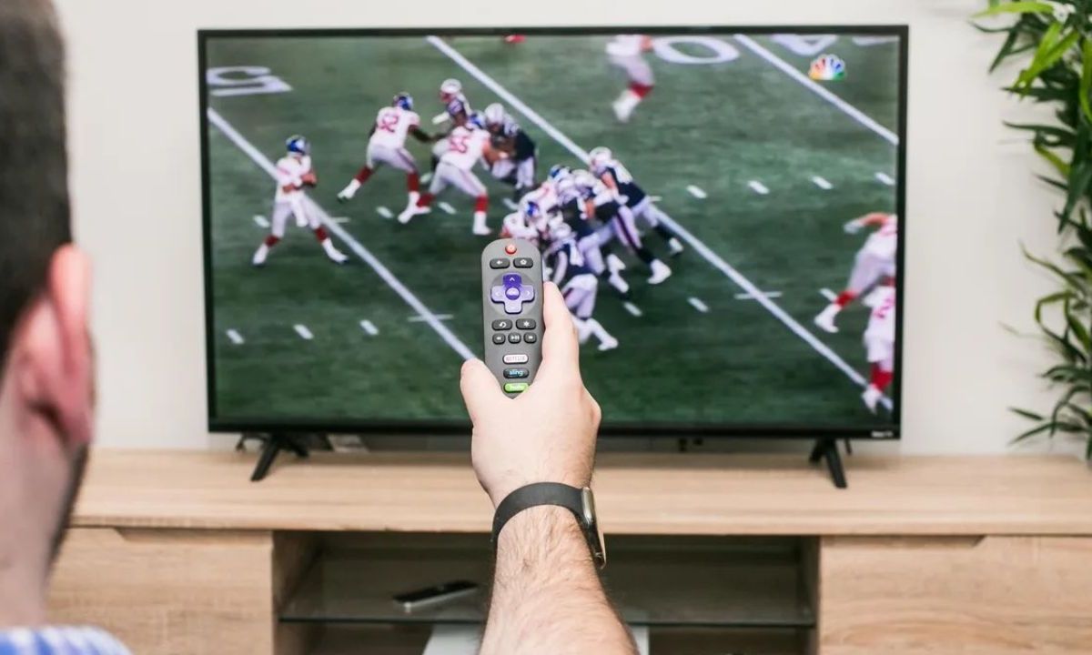 La National Football League confirmó su nueva relación con la plataforma de streaming internacional, Netflix, para que retransmita dos partidos de la liga durante la temporada 2024