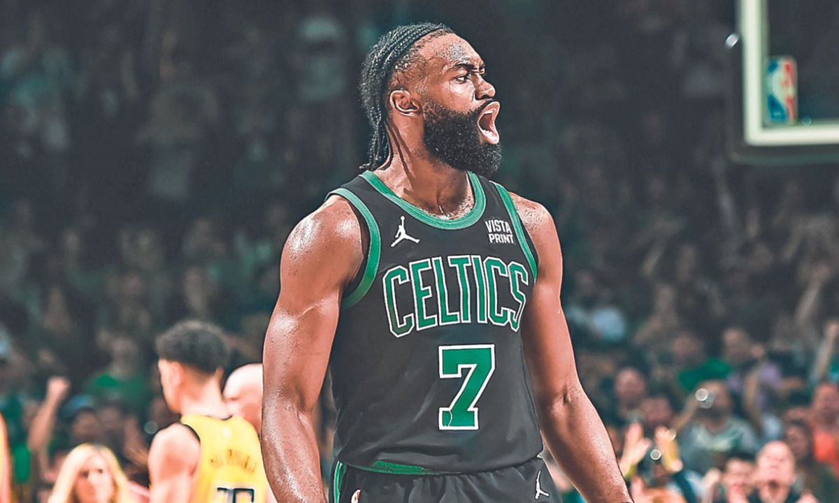 Con dos períodos entre el segundo y el tercer cuarto en el que sumaron 68 puntos por solo 53 de sus rivales, los Celtics se impusieron en el segundo juego de las finales de la Conferencia Este