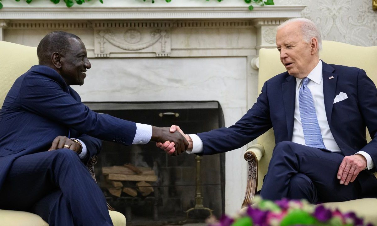 Interés diplomático. Además del tema de Haití, el presidente Biden indicó su interés en designar a Kenia como el principal aliado de los Estados Unidos fuera de la Organización del Tratado del Atlántico Norte (OTAN) en la región del África subsahariana.