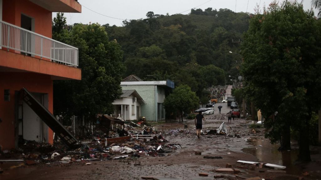 ESCOMBROS: Las calles quedaron parcialmente destruidas por las precipitaciones en Sinimbu, en el Valle de Río Pardo. 