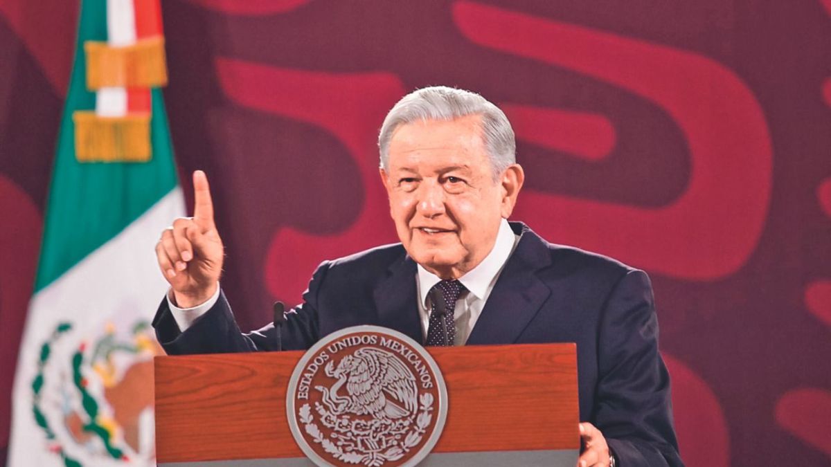 Mañanera. El presidente López Obrador dijo que su única intención es proteger el lábaro patrio, porque es de todos.