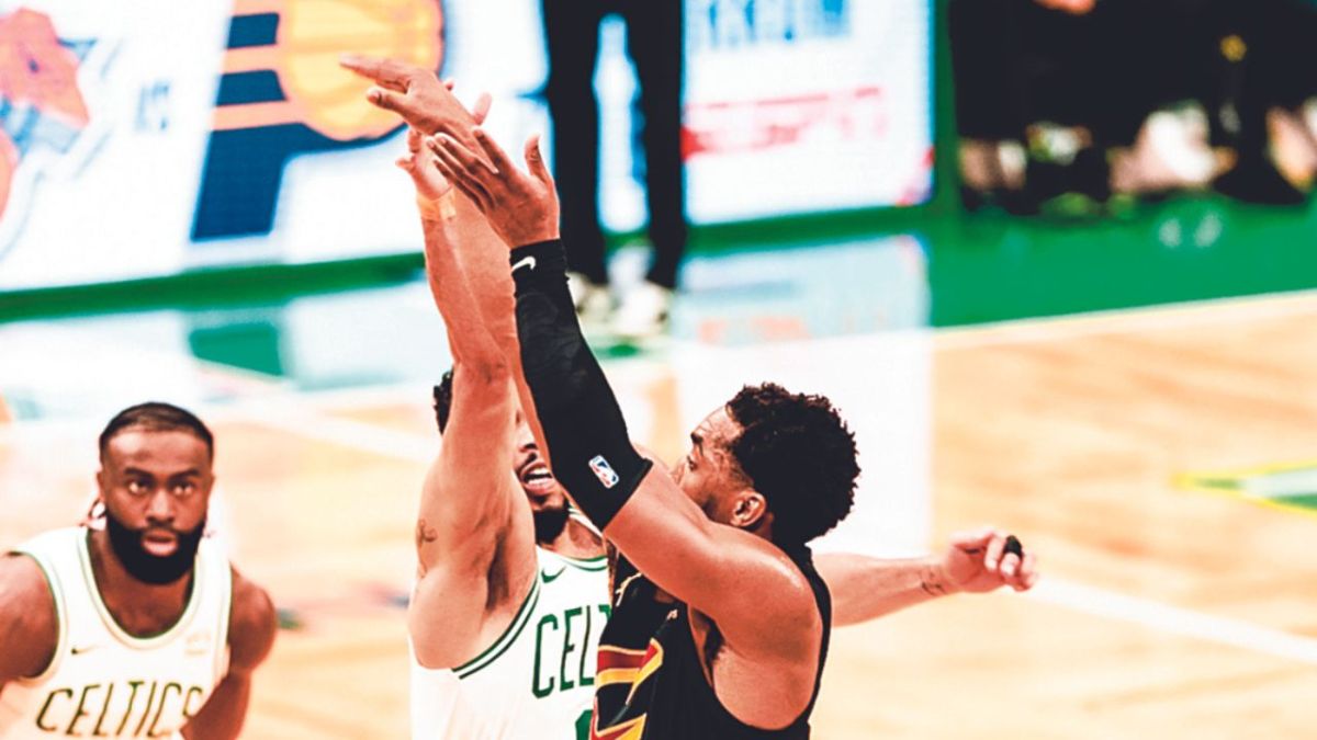 Superiores en la segunda mitad del juego, tras irse al descanso empatados 54-54, los Cavaliers se llevaron la segunda semifinal contra los Celtics,