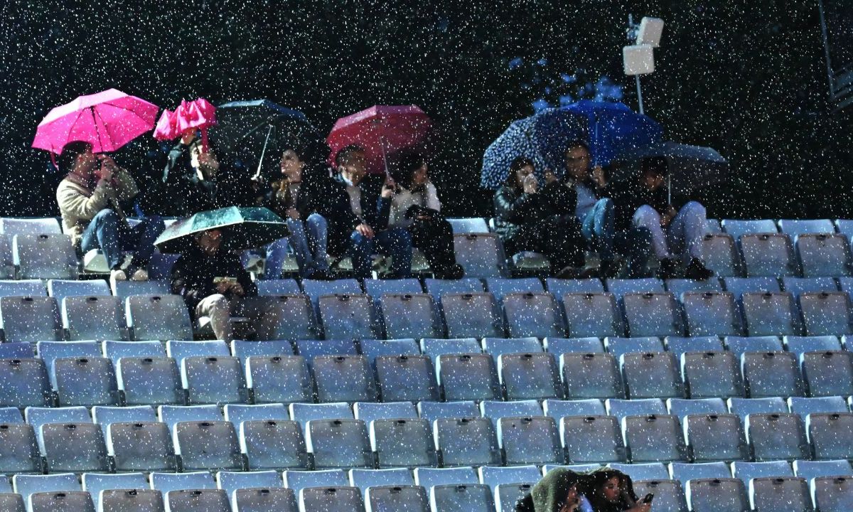 Nuevamente la lluvia se hizo presente en las instalaciones del Masters de Roma, mismo que tuvo que cancelar diversos partidos de ayer