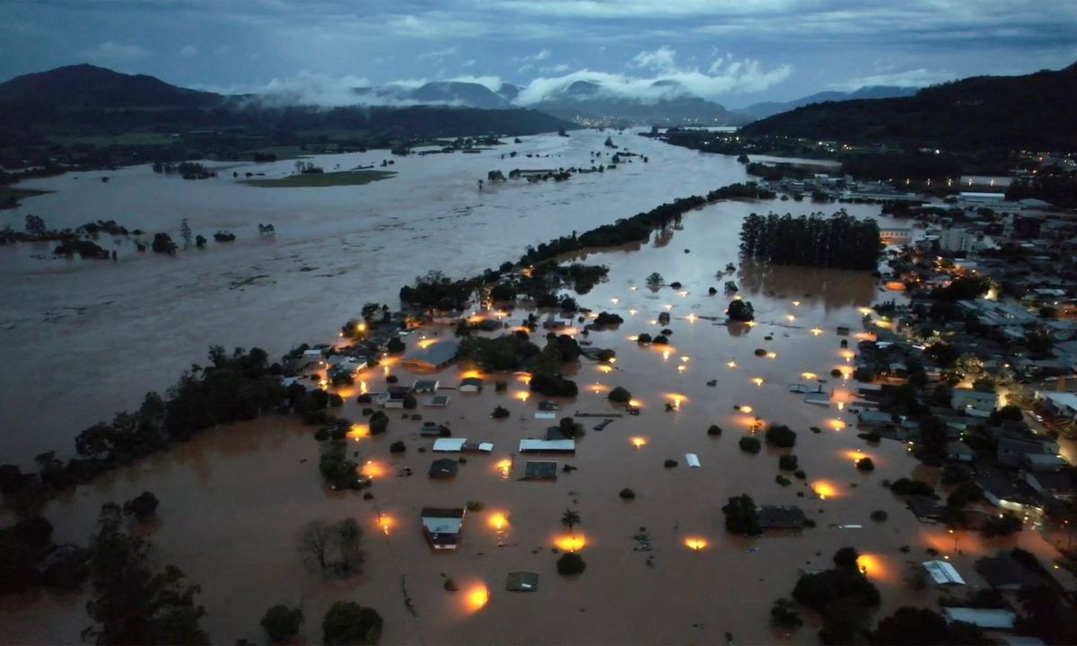 Los desastres naturales golpearon regiones importantes de Brasil, Kenia y China, en los últimos días, con más de 400 muertos, hasta el cierre de esta edición