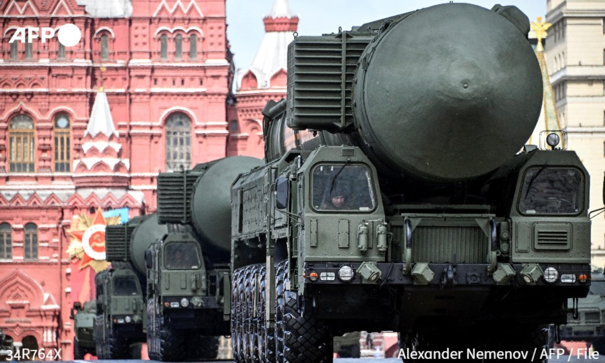 Rusia anunció el inicio de simulacros de armas nucleares tácticas en su Distrito Militar del Sur, que limita con Ucrania, como respuesta a presuntas "amenazas" occidentales.