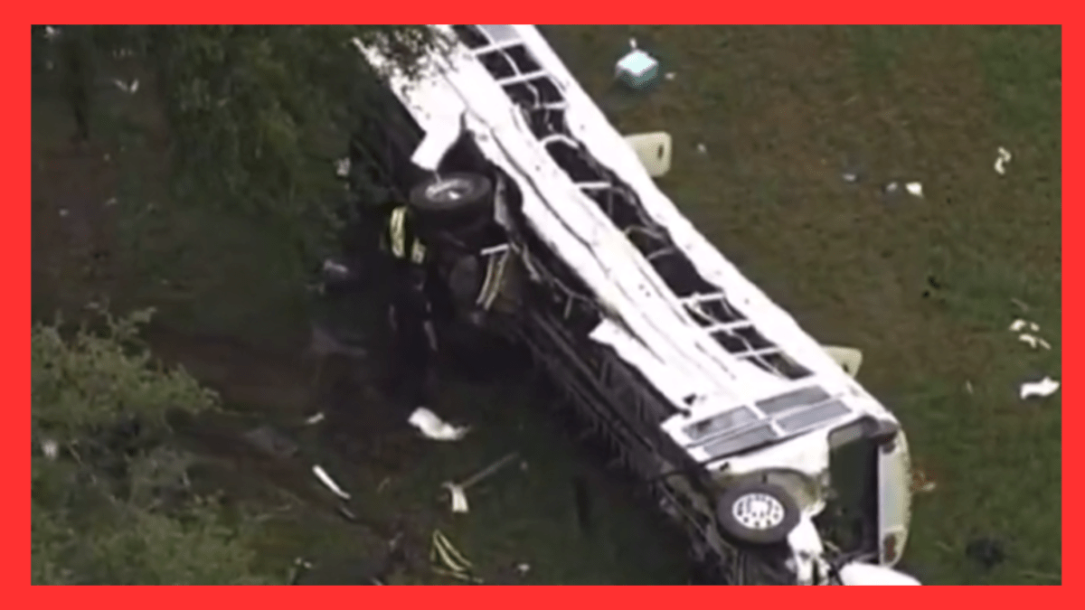 Volcadura de autobús en Florida deja ocho muertos y 40 heridos