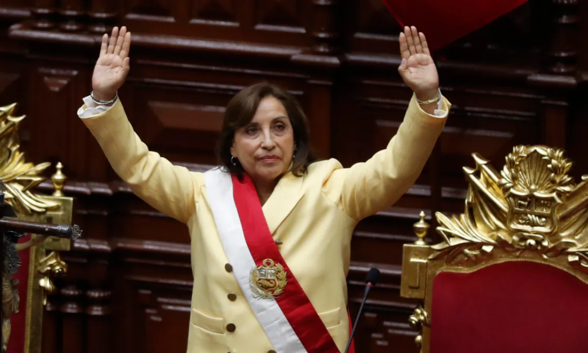 Perú denuncia constitucionalmente a Dina Boluarte por el caso 'Rolexgate'