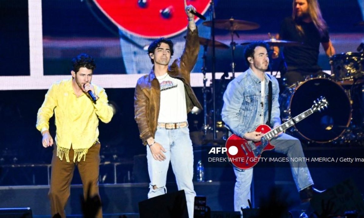 Los Jonas Brothers anunciaron que los conciertos que darían en la Ciudad de México y Monterrey, para este mes de mayo, serán pospuestos.