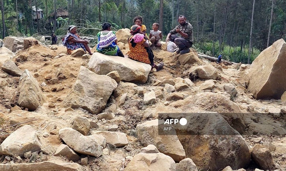 Reportan más de 2 mil sepultados en deslizamiento en Papúa Nueva Guinea