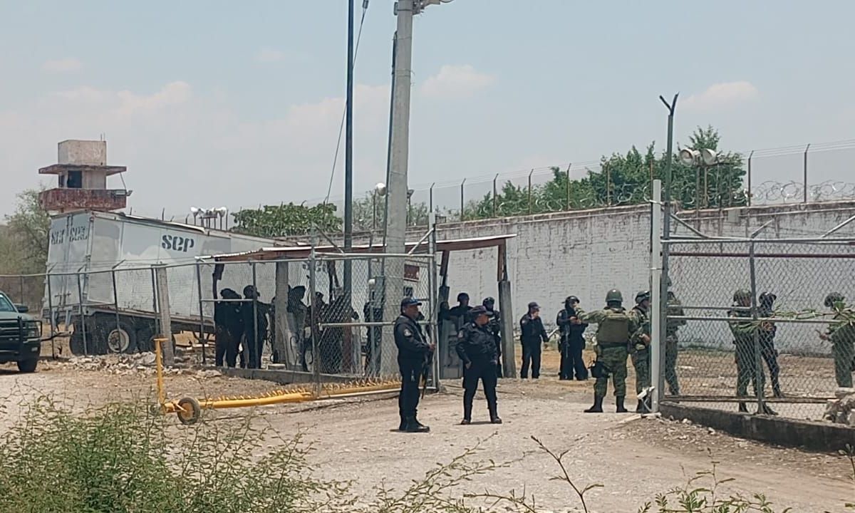 Autoridades se movilizan por intento de motín en penal de Iguala