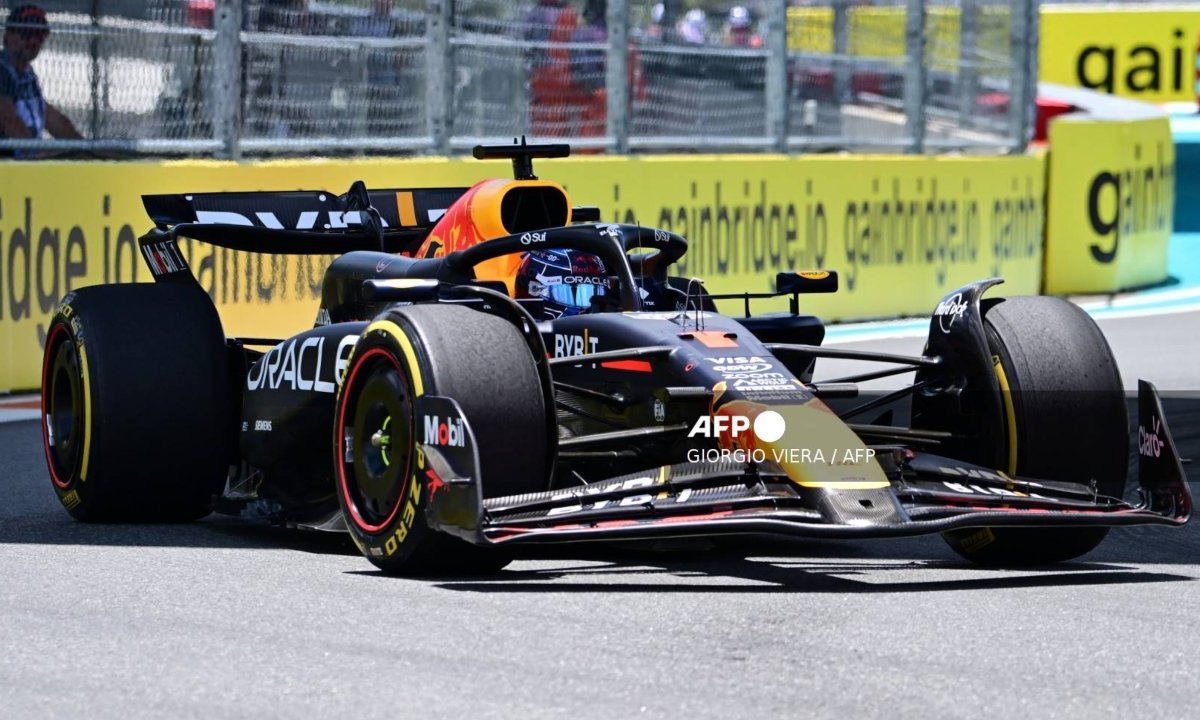 El actual campeón del mundo, Max Verstappen, marcó este viernes el mejor tiempo en los únicos entrenamientos del Gran Premio de Miami.