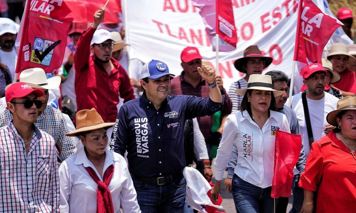 En Tenango del Valle, Enrique Vargas, candidato a Senador por la Coalición Fuerza y Corazón por México, se reunió con productores agrícolas