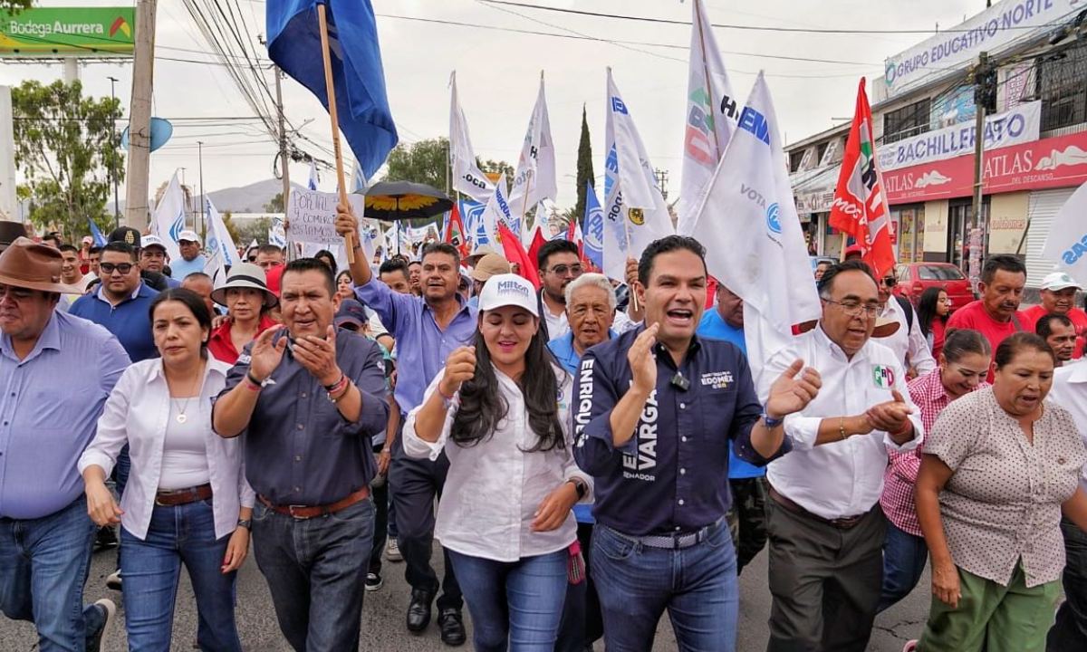 Con un llamado a salir a votar el próximo 2 de junio, Enrique Vargas del Villar, encabezó una caminata en las calles de Huehuetoca.
