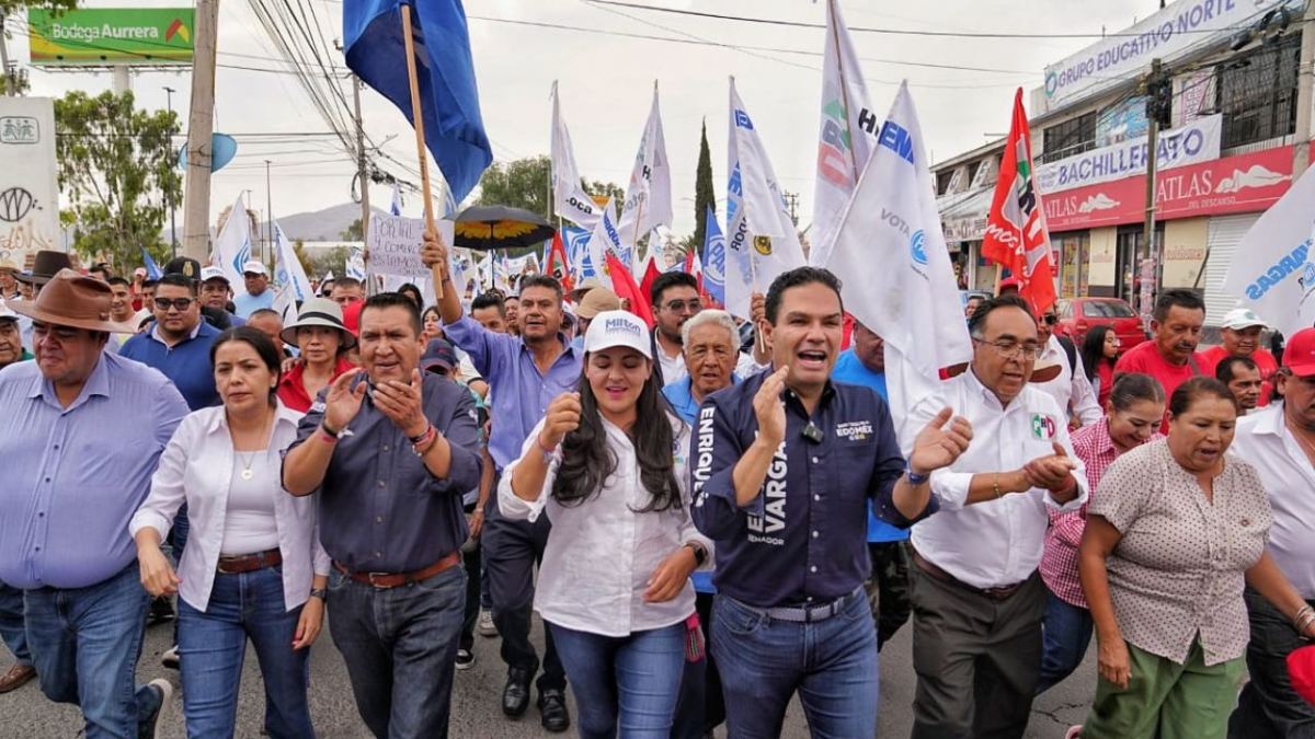 Con un llamado a salir a votar el próximo 2 de junio, Enrique Vargas del Villar, encabezó una caminata en las calles de Huehuetoca.