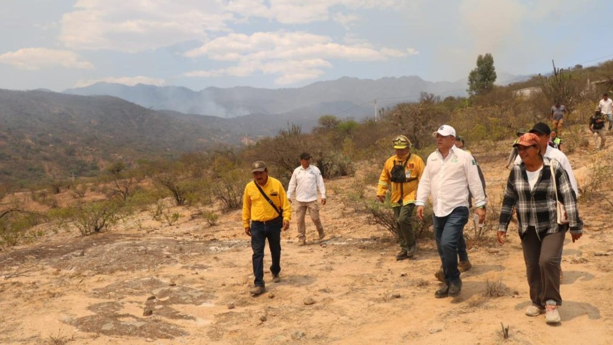 Ricardo Gallardo Cardona realizó un recorrido en la zona afectada por el incendio forestal entre Tierranueva, Santa María del Río